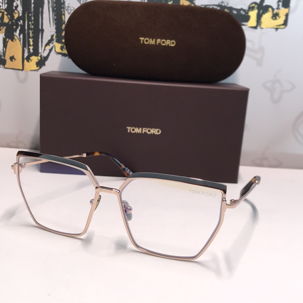 New Authentic Tom Ford Women's Gold Frame Glasses TF5946-B 028 - Picture 3 of 12